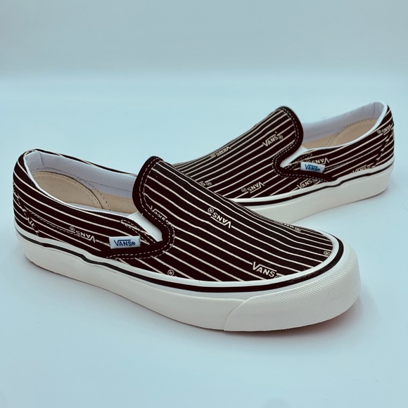 Vans Shoes - VANS CLASSIC SLIP-ON 9